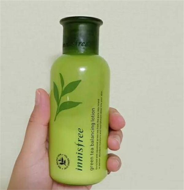 珀莱雅和悦诗风吟洗面奶哪个好用,悦诗风吟抗皱美白淡斑紧致套盒