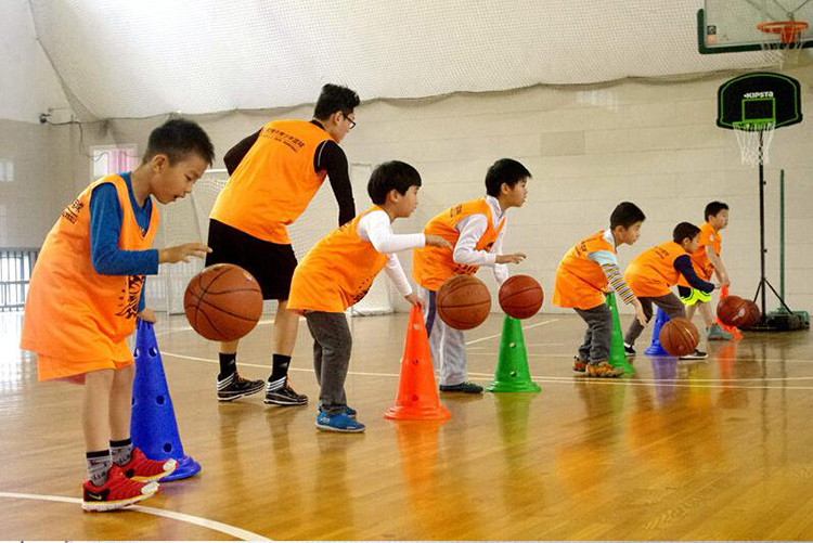 关于孩子胆小的教育方法,孩子胆小不合作适合什么运动