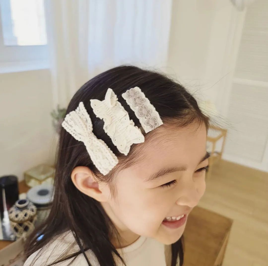 韩国女孩很会化妆,韩国东大门头饰