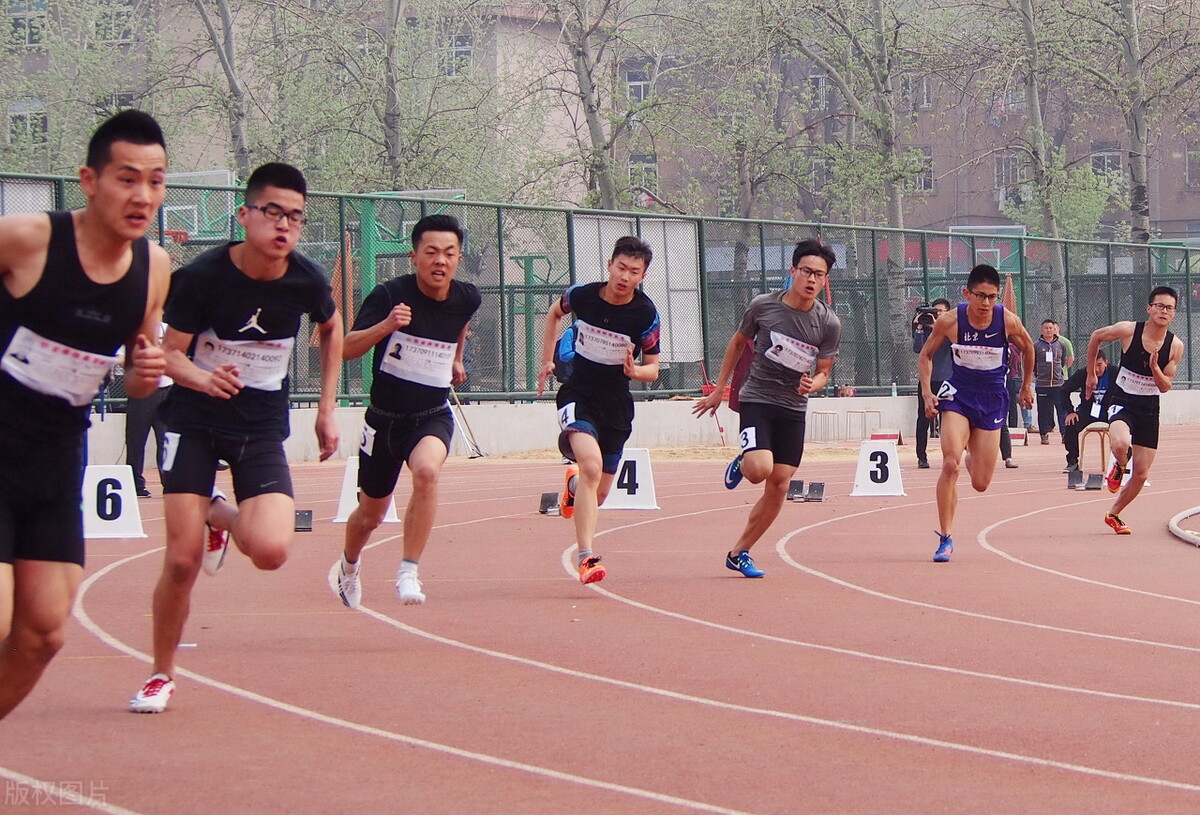 中考体育达到语数外同分,语数外和体育同分制