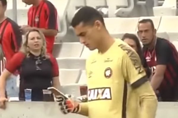 欧洲杯吐槽：揭幕战怪事多，土耳其竟被做成了一道“菜”