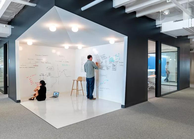 别人的办公室总是不会让我失望！这里工作太爽了