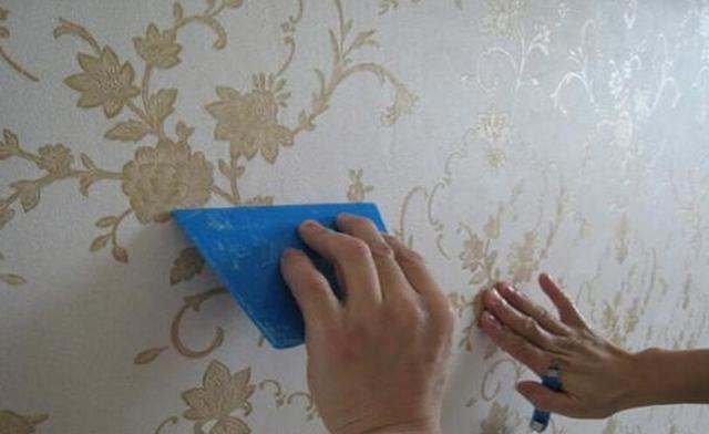出租房壁纸被损坏，担心房东坑你一笔，3分钟教会你如何修补壁纸