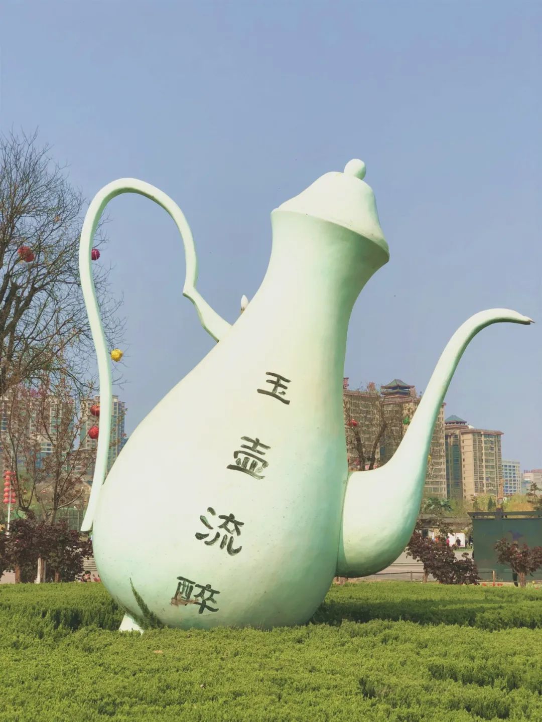 郁金香花海太美了,咸阳湖畔郁金香花海