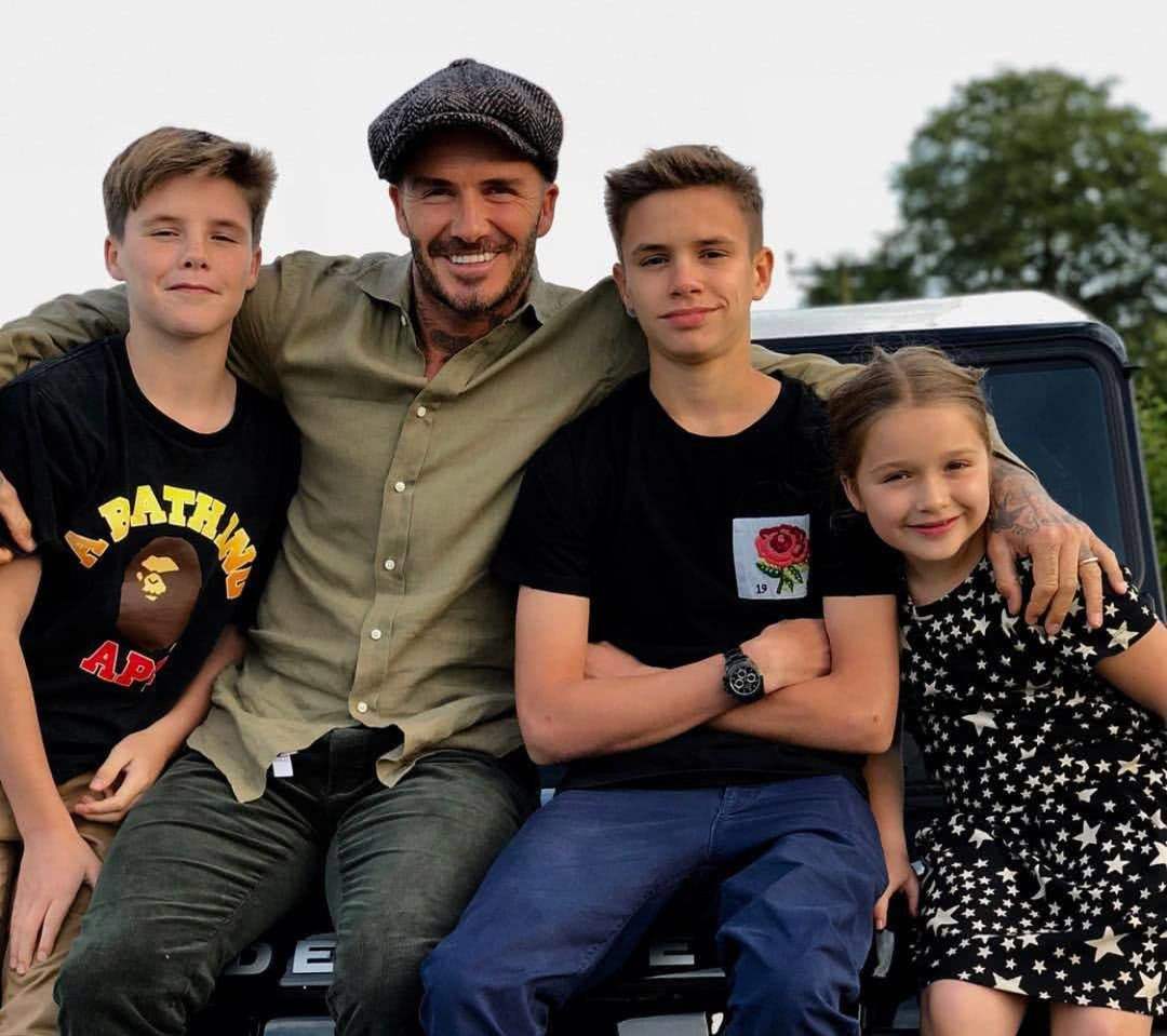 贝克汉姆一家宠小七,超级奶爸贝克汉姆和小七公主