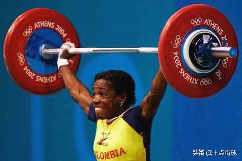 为什么黑人运动员普遍存在于篮球足球田径，却少见于举重当中？