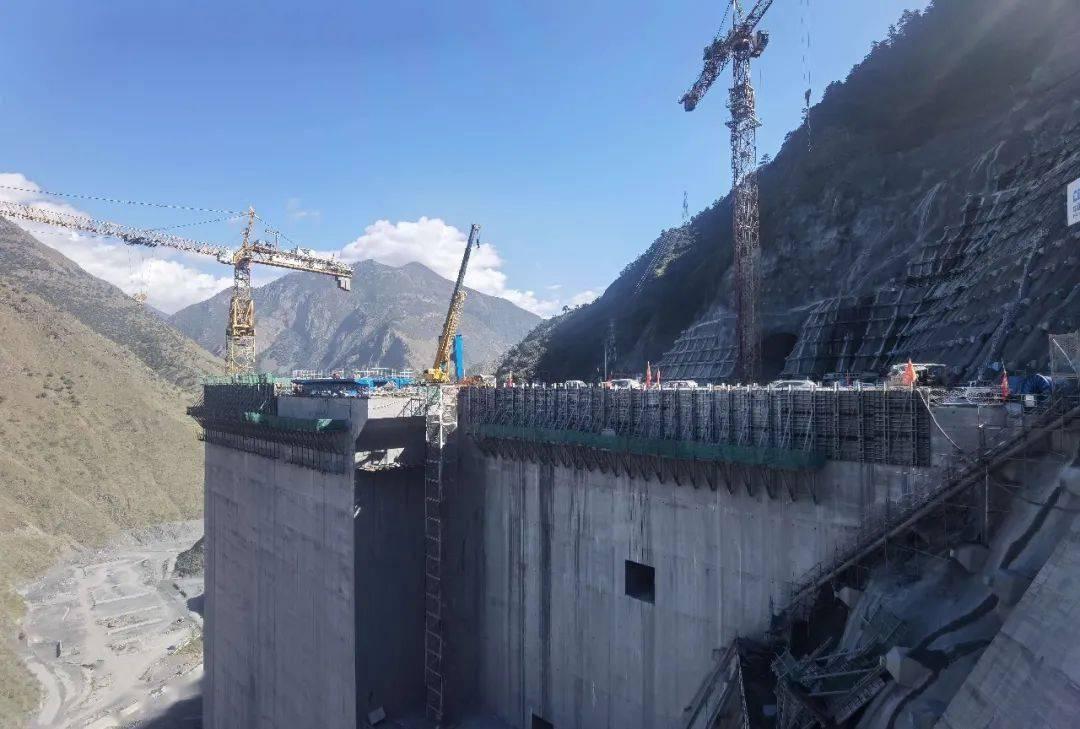 厉害了！中国在3000米高原修建一超级工程，面积超过6个足球场