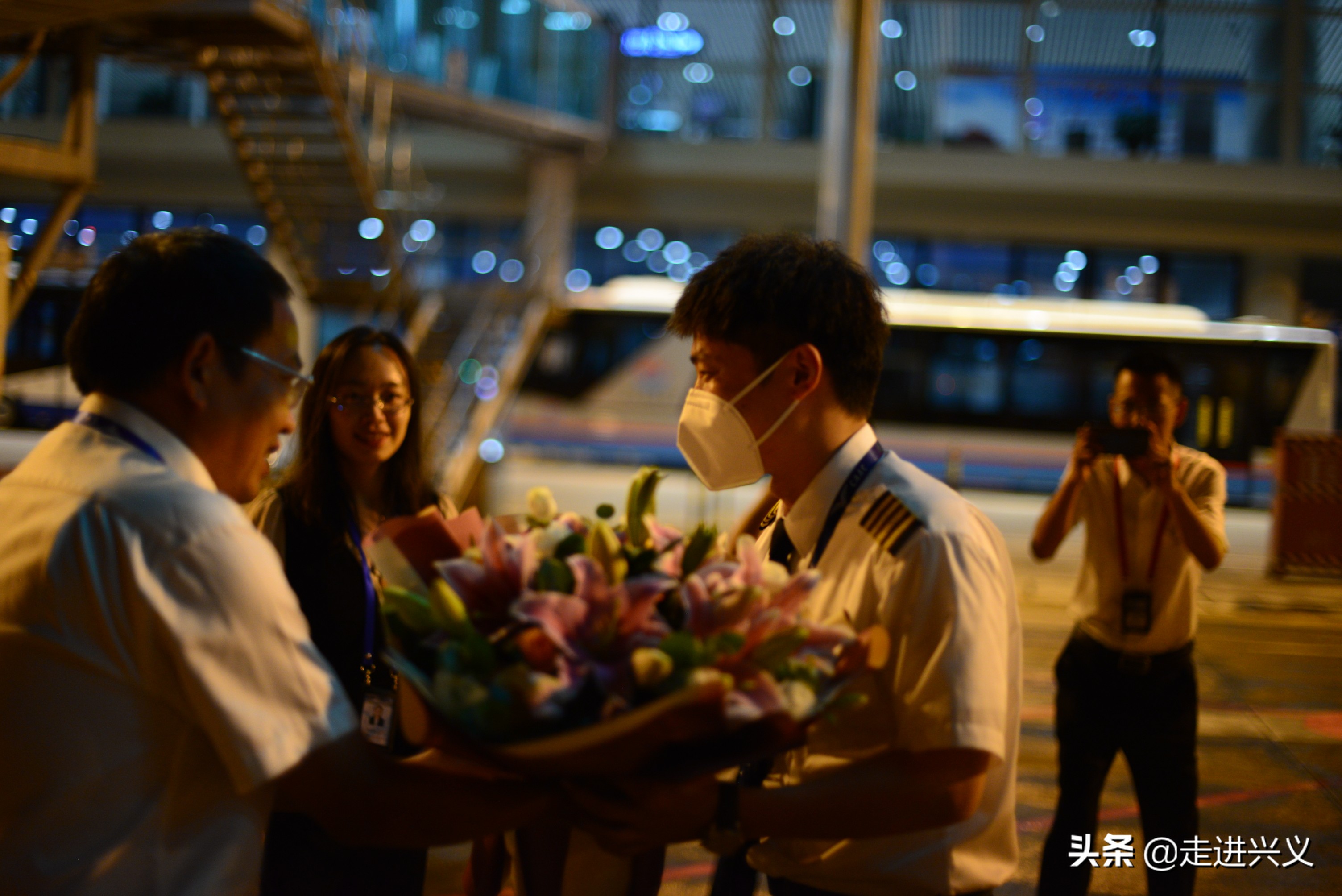 助力暑运加密宁波=兴义航班