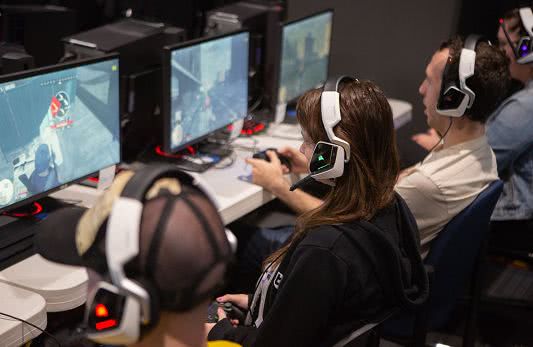 最近很火的一款大逃杀游戏,国内最良心的大逃杀游戏