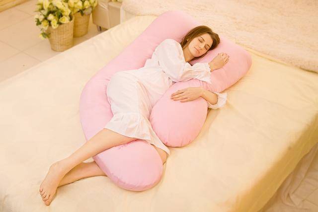 怀孕后睡觉容易被吓到,怀孕以后有没有睡眠不好的