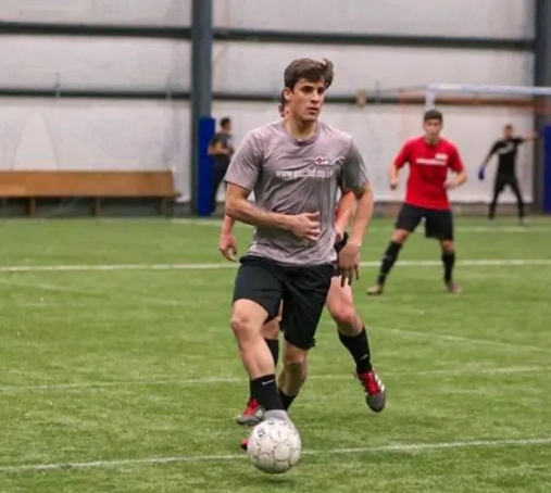 电视都不敢这么演，迷弟为接近内马尔，竟然恋上内马尔52岁的母亲