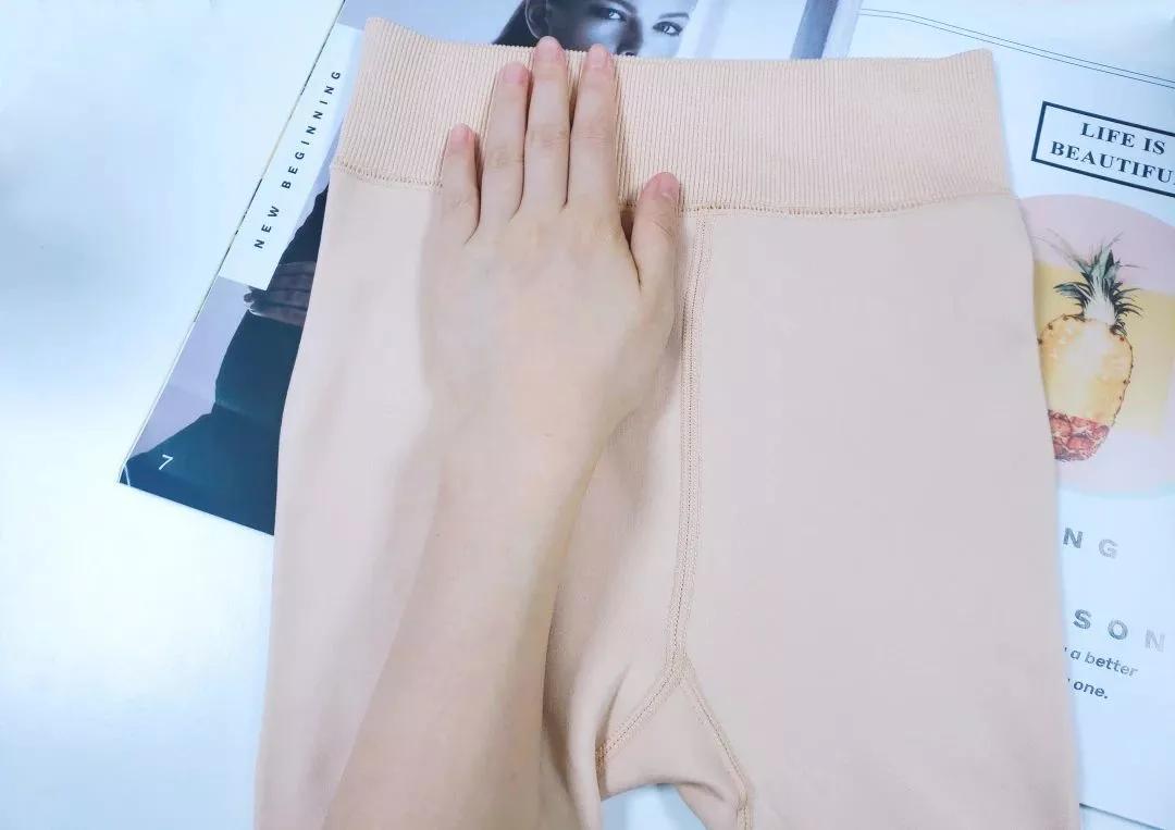 降温了！日本女星穿上了“光腿神器”，加绒保暖还时尚