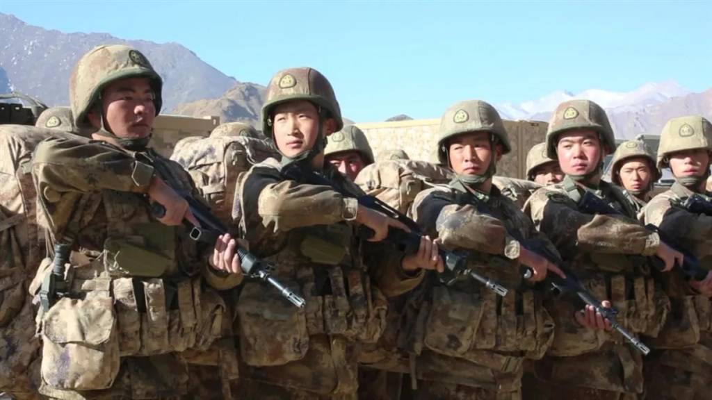 边防部队体能训练鞋19式,解放军体能鞋