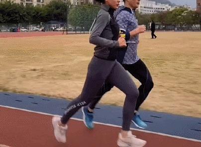 如何正确掌握跑步力线,良好跑姿怎么练成的