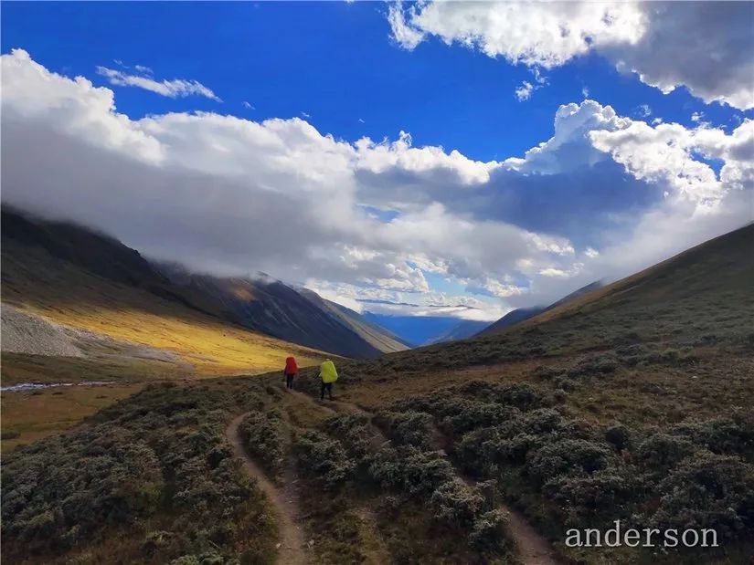 陪着贡嘎过仲秋，深夜听到女生的尖叫（上）