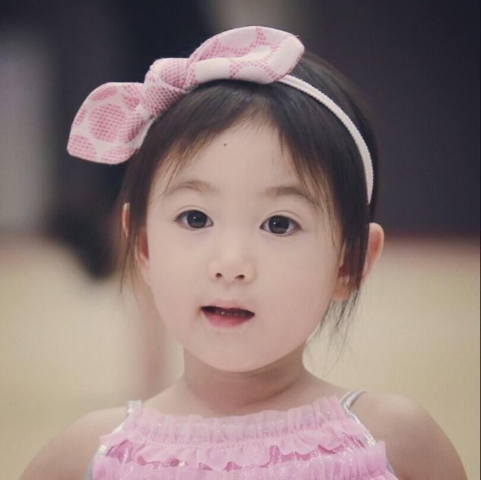 只说奥莉像洋娃娃，你一定没见过“俄罗斯真人芭比”库尔尼科娃