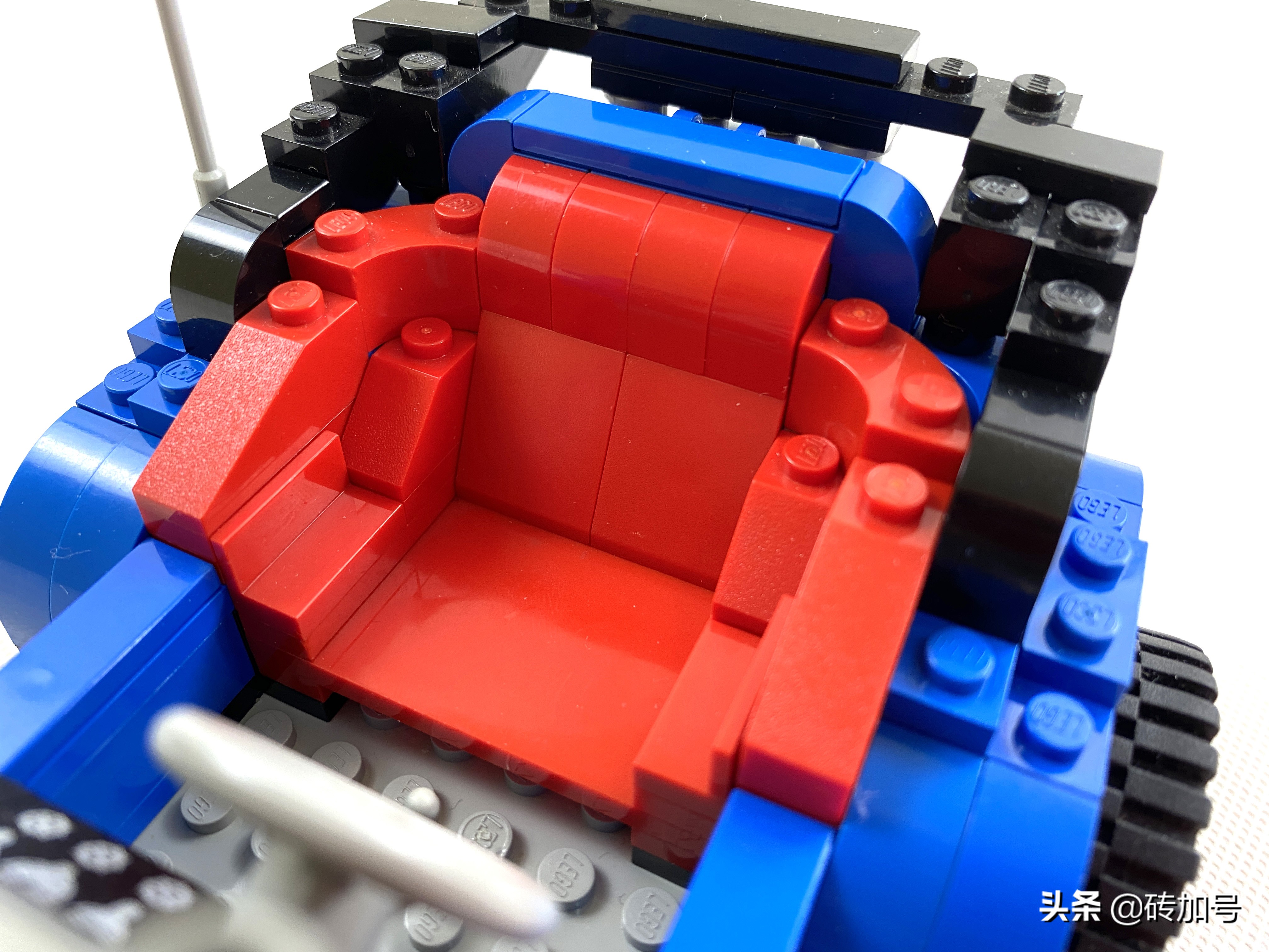 乐*官高**方出的少数几辆HotRod，借5541蓝色狂怒揭开尘封的模型小组