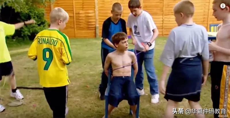 没有大人管的小孩怎么样了,没有大人管的孩子的后果