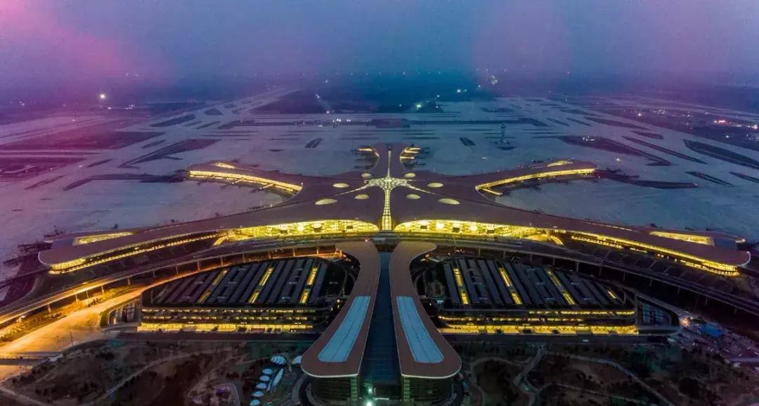 狂砸800亿的北京大兴机场终于完美面世，厉害了，我的国