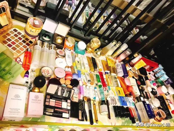 进口化妆品生产日期怎么看,国外化妆品批号和国内一样