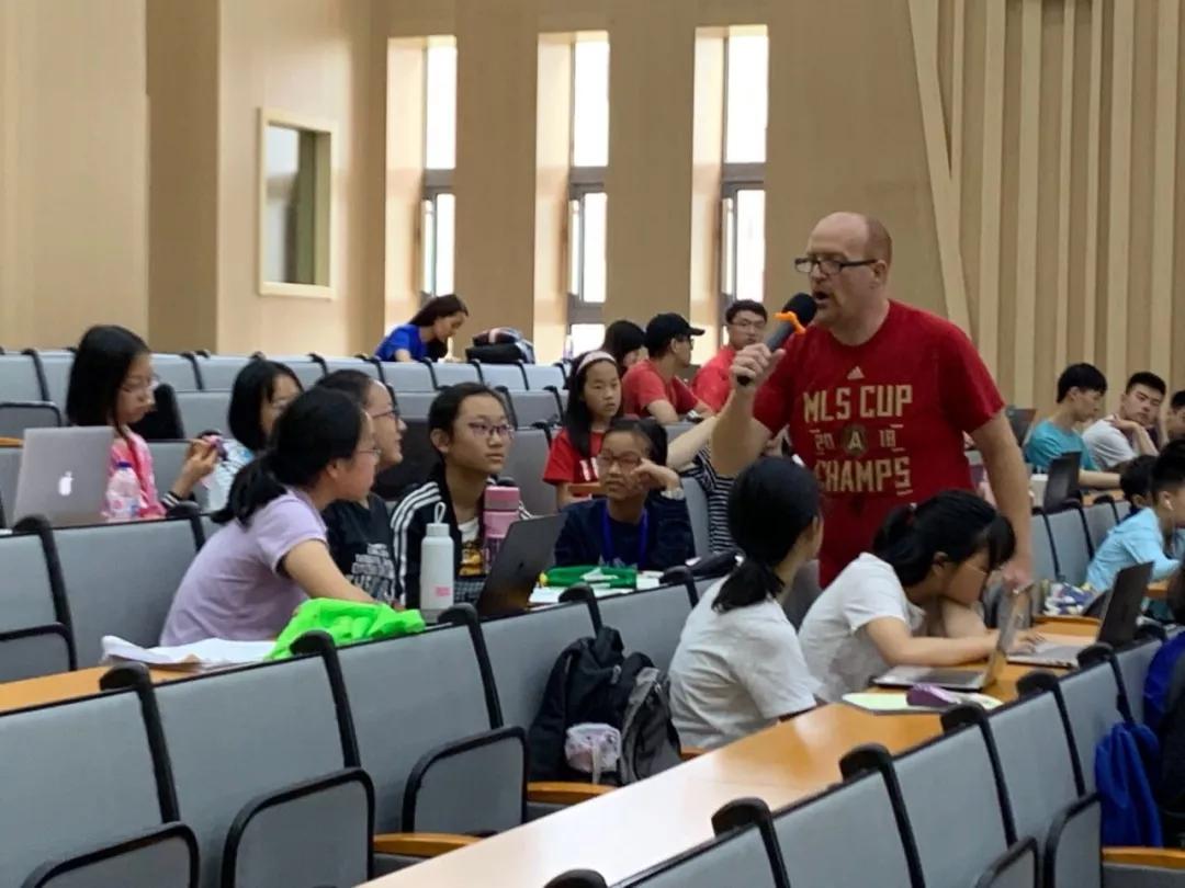 专访辩论圈国宝级教练：辩论虽是智力的比拼但更偏爱有胜负心的人