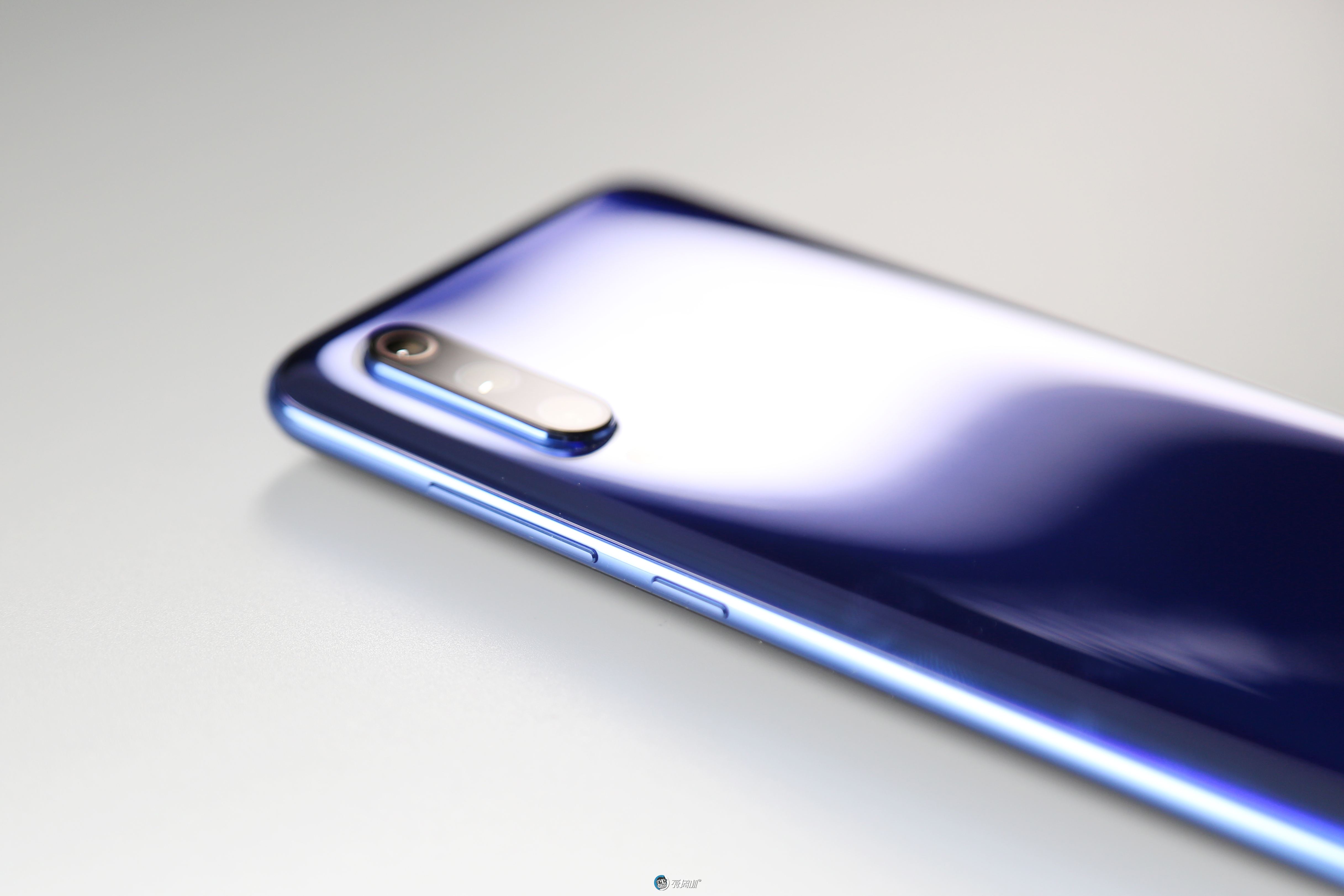 小米2999元的手机,3000元小米旗舰