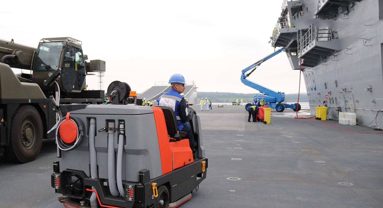 牵引车贵不贵,牵引车航母