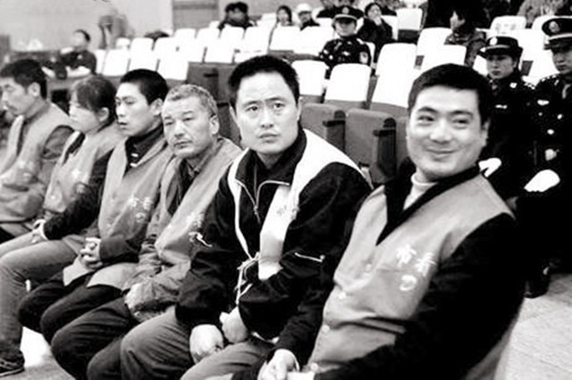 90年代抓奖风潮,2元摸奖抽摩托桑塔纳