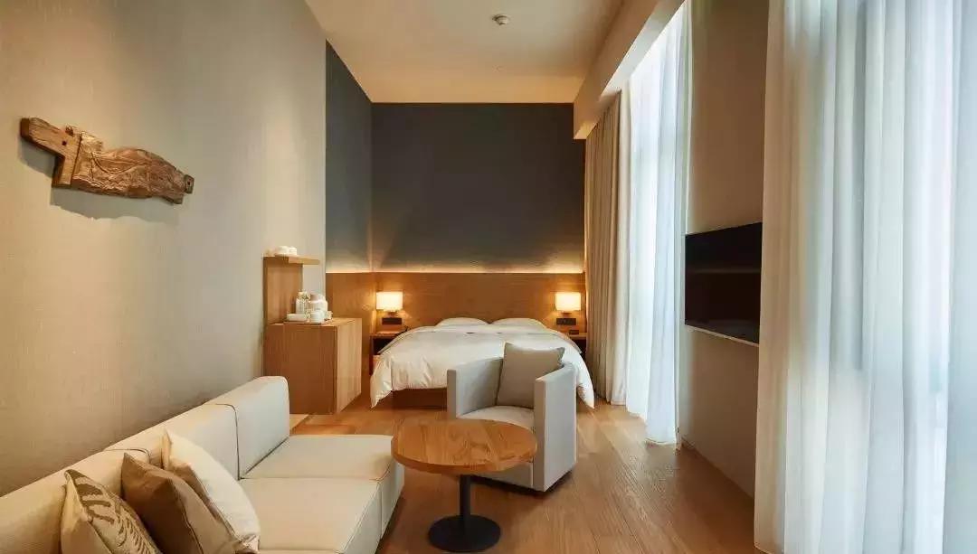 如今不流行照着样板房装了，电视剧才是潮流，配色高级美又正宗