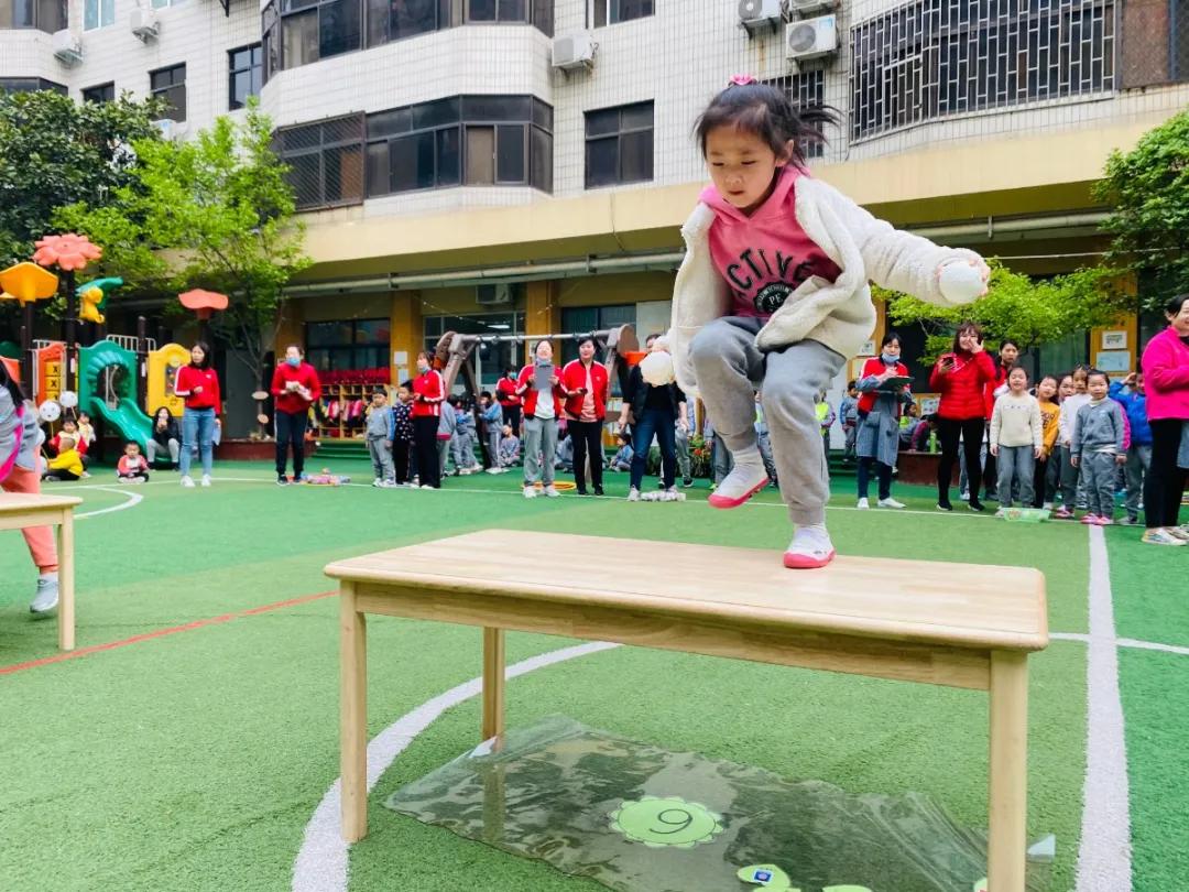 幼儿园足球嘉年华足球比赛视频,幼儿园足球主题游园活动