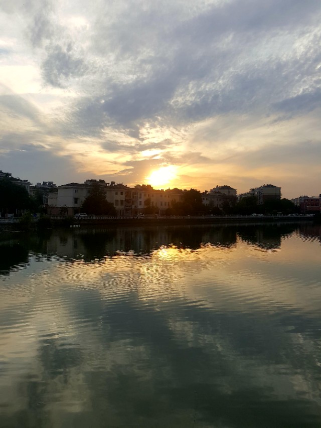 南京市江宁区锦绣花园湖边,江宁麒麟门锦绣花园