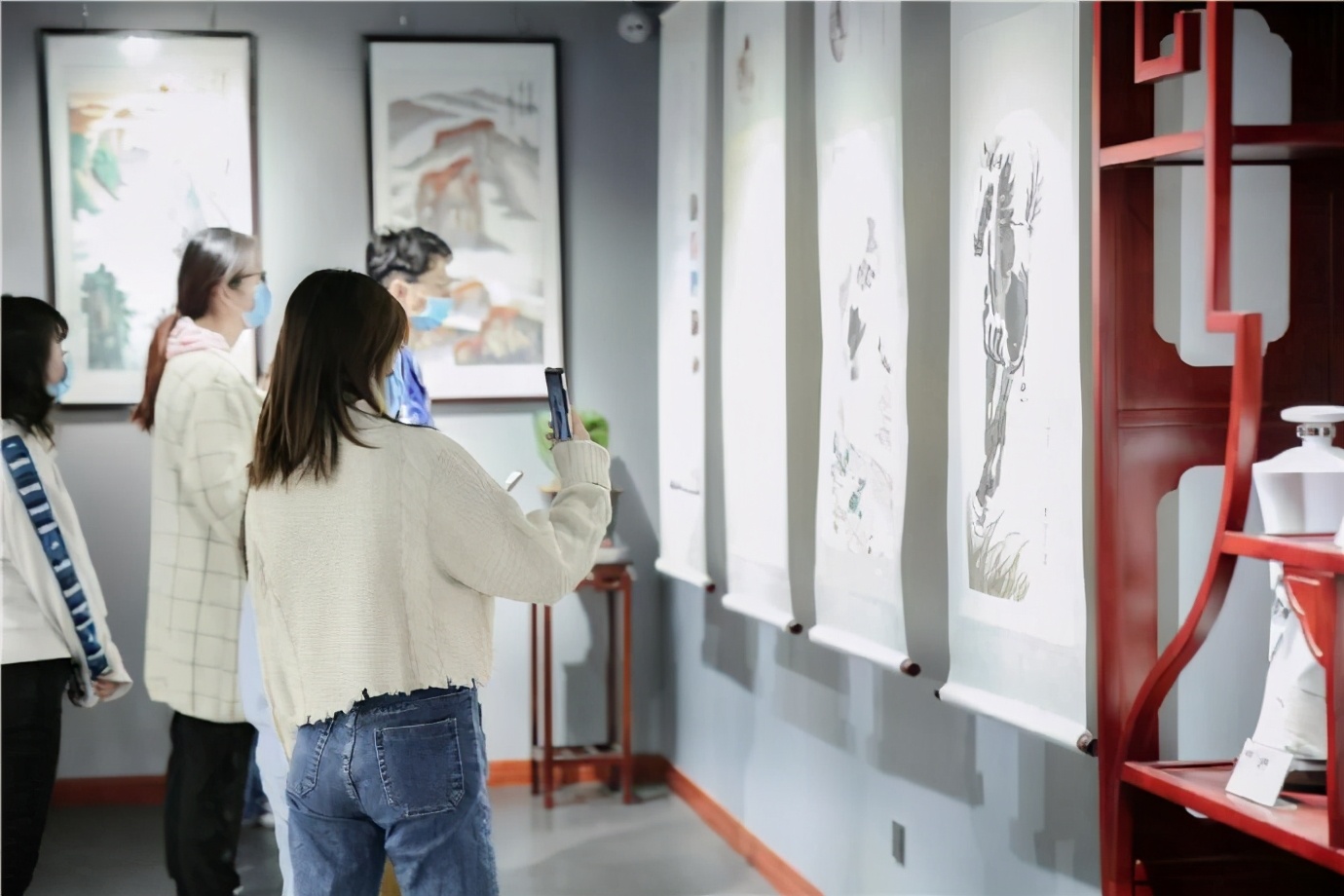 又有这么多小姐姐来到万茗堂，他们所为何事？