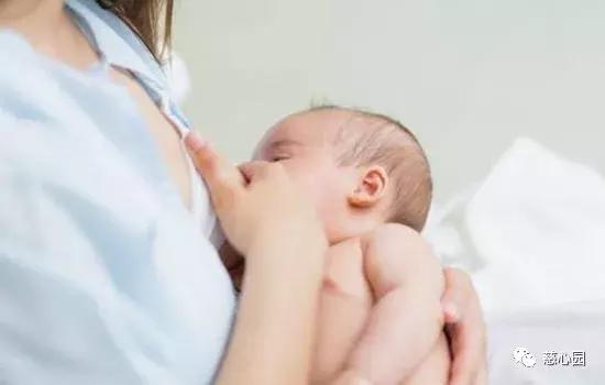 母乳喂养的好处及正确方法
