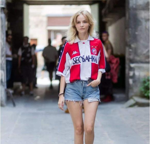 夏季新款运动休闲球衣,最新穿搭风格复古球衣