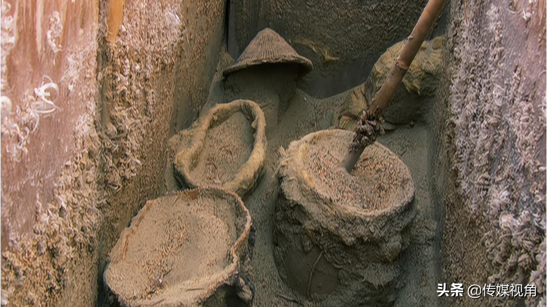 小河墓地所有尸骨样子,小河墓地被正式挖掘