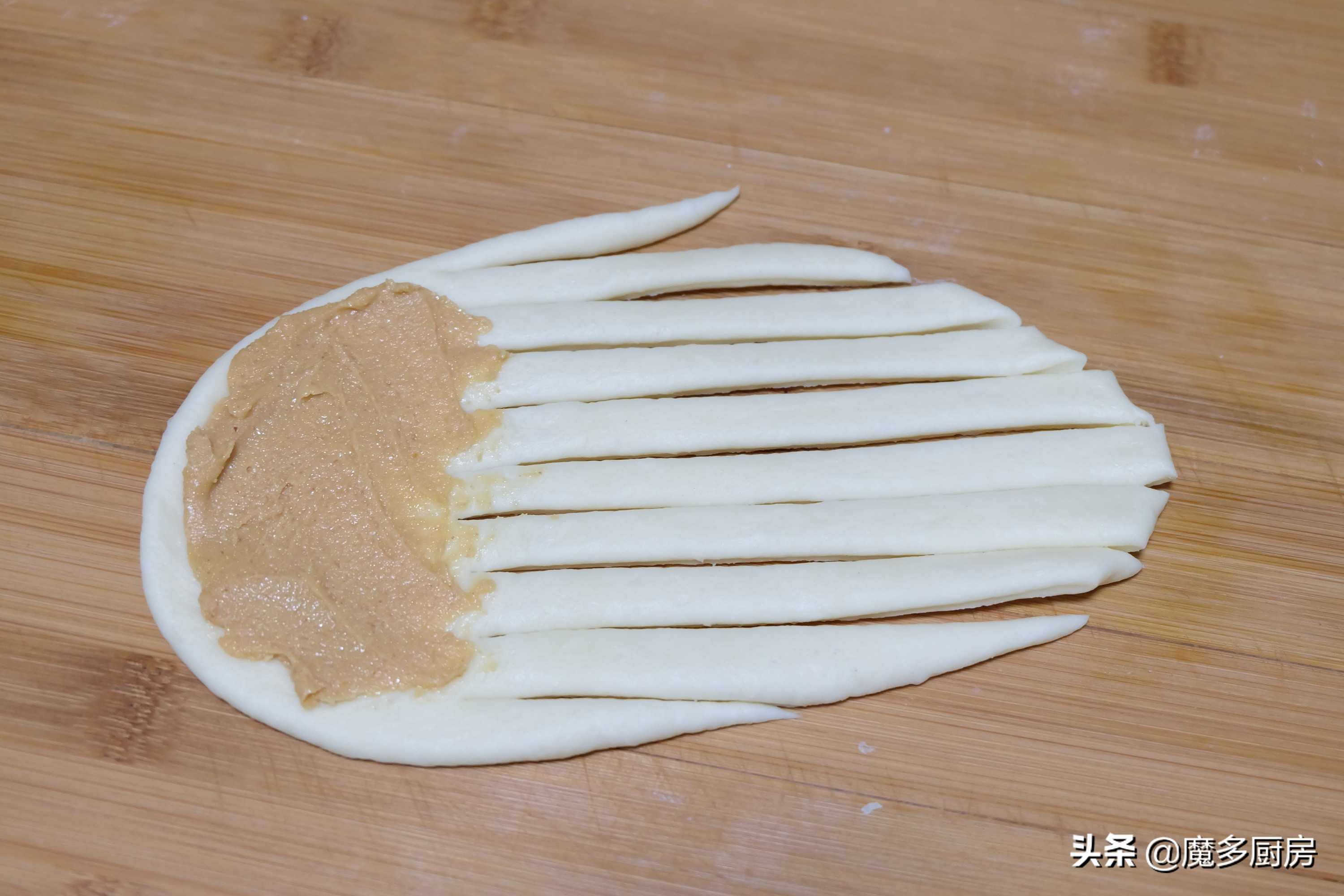 适合孩子做的毛毛虫面包怎么做,孩子要吃面包