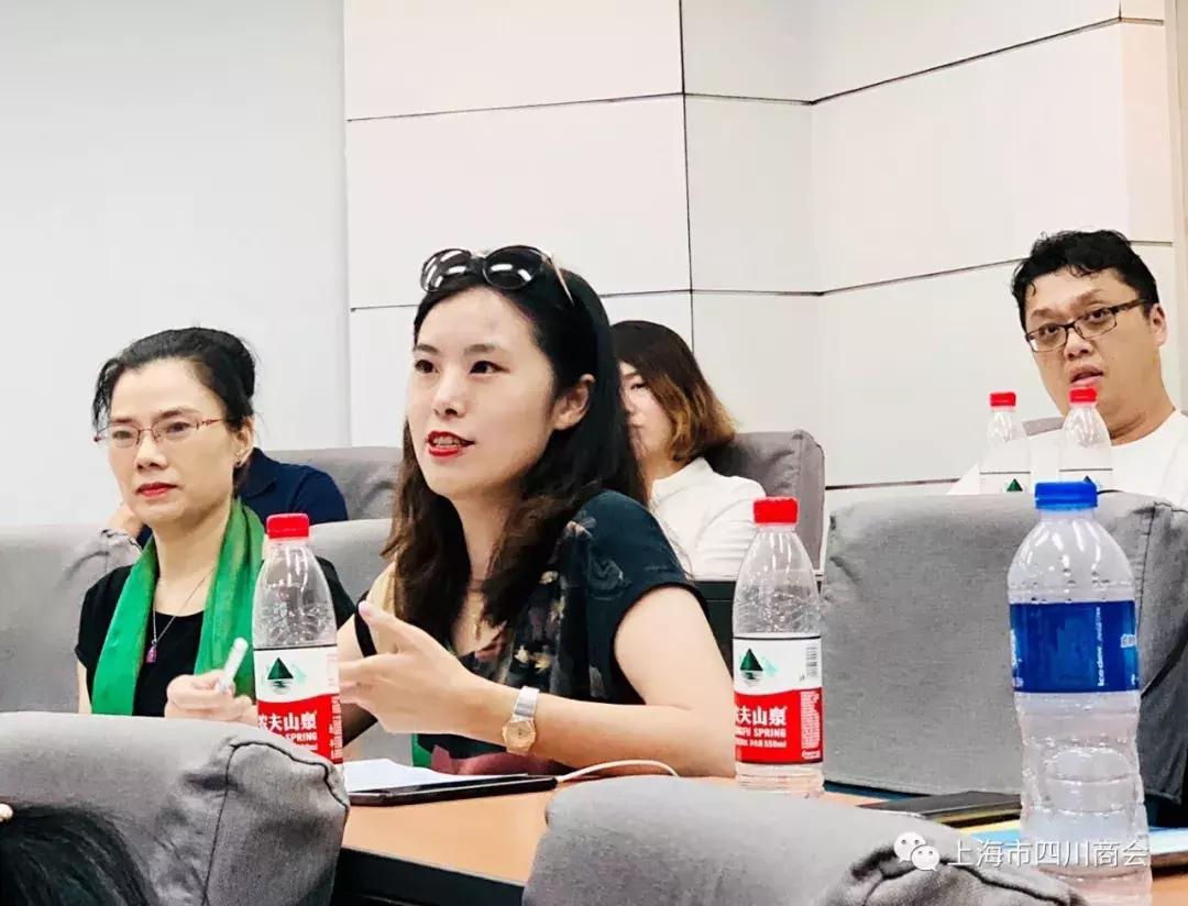 上海市四川商会东分会携手文专委走进校园学习活动