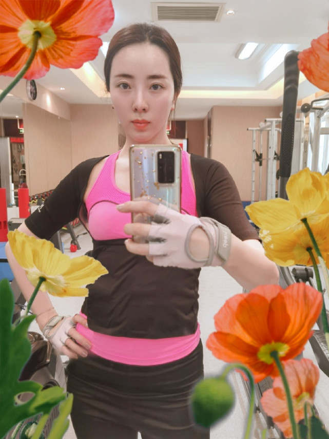 李思思晒健身照,李思思健身视频完整版