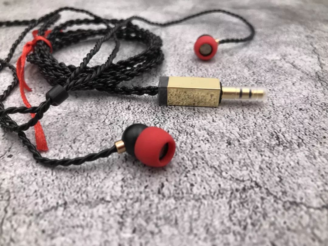 适合送给女生高颜值耳机,女士礼物高档实用耳机