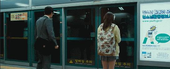 父女互换身体，这片儿骚气快要溢出屏幕