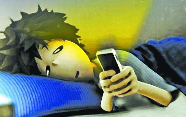 玩手机时间长了脑子反应慢,长时间玩手机会变笨如何自救