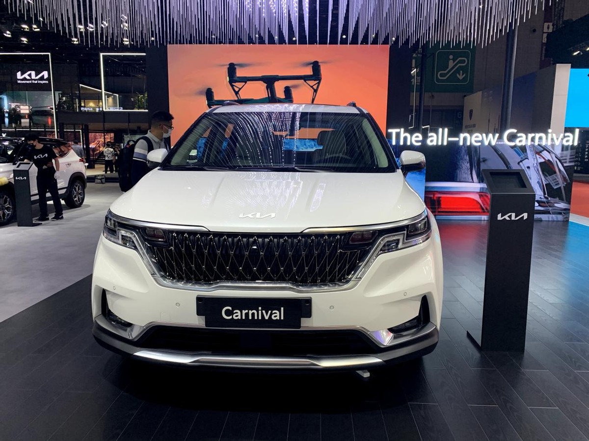 对标别克gl8的商务车,别克gl8公务舱跟起亚嘉华比怎么样