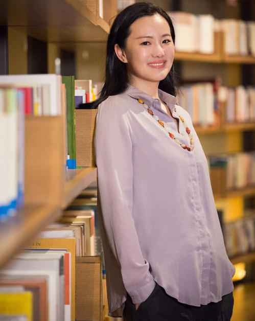 40岁女人穿不显胖的裙子,40岁徐静蕾穿衣搭配