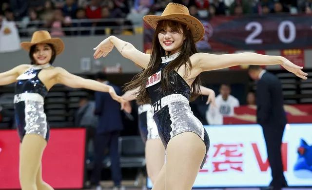 直追NBA！浙江主场大胜吉林，啦啦队美女比吴前还要受关注