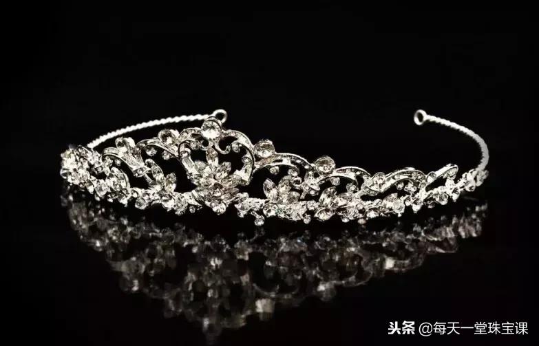 现在买到的钻石都是人造钻石吗,为什么人造钻石比天然钻石品质好