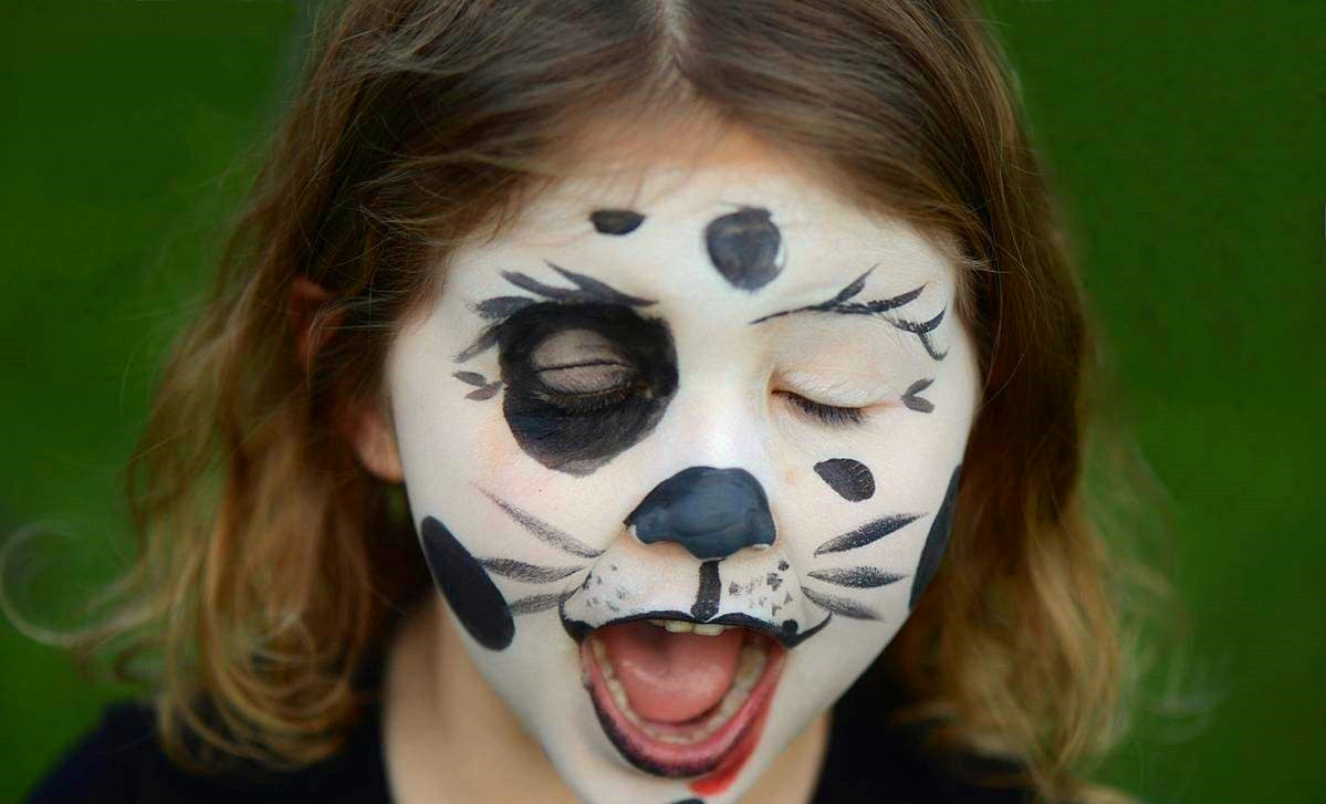 孩子喜欢模仿狗的动作怎么办,小孩模仿动物动作正常吗