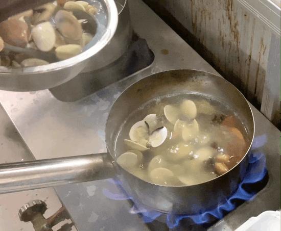 带海鲜池的餐厅,海鲜汤粉北海