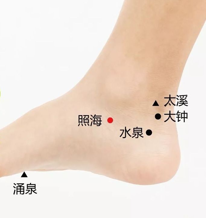 上火引发的咳嗽咽痛吃什么,上火咳嗽喉咙痛怎样降火最快