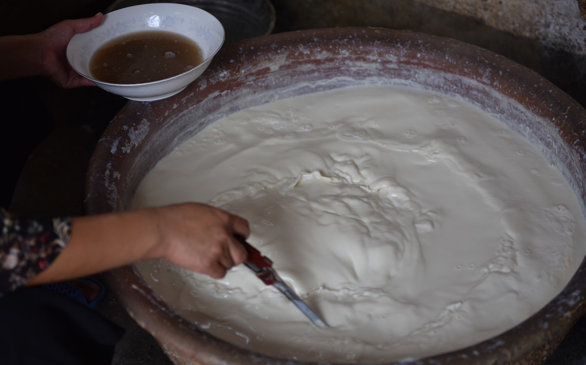 一斤黄豆用石膏可以做多少豆腐,石膏豆腐一斤黄豆放多少石膏