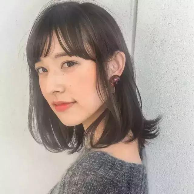 当下最受欢迎的发型100多款,最流行的发型趋势这5种发型必火